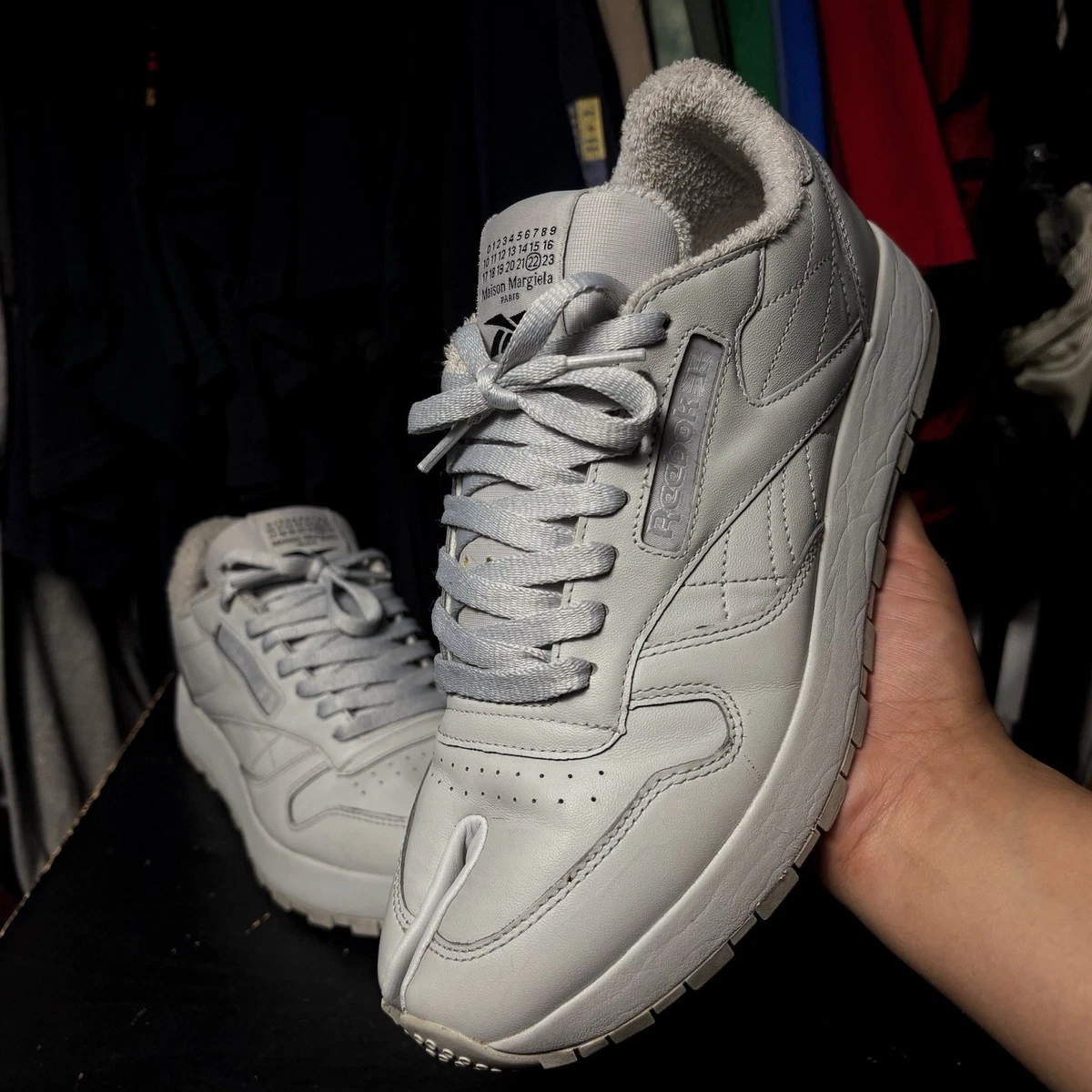 靴 Maison Margiela Reebok Classic Leather Reebok Maison Margiela x Classic Leather Tabi Pure Grey for Sale