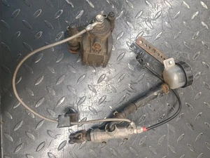 Kawasaki ZX9-R / ZX9R C1 1998 - Bremsanlage hinten - Bremssattel & Hauptbremszylinder - Bild 1 von 2