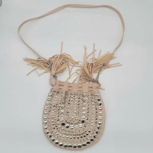 "Bandolera pequeña con gemas rosa pastel 9"" L 8"" W correa gota es de 26" - Imagen 1 de 6
