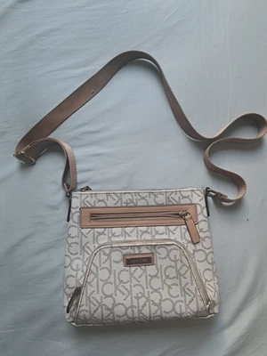Calvin Klein White/beige Crossover Bag - Image 1 of 4