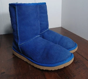 Bota UGG Azul Marino W Corta Clásica 5825 Talla W9 - Imagen 1 de 24