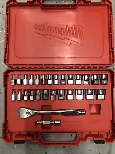 Milwaukee 48-22-9088 29-teiliges Ratschen- und Steckschlüssel-Werkzeugset - Bild 1 von 2