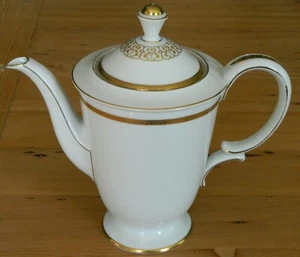 Water Coffee Pitcher w/cover P T Bavaria Tirschenreuth Gold Trimmed Fine China - Picture 1 of 6