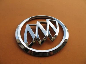 13 14 15 16 17 BUICK ENCLAVE CXL EMBLEMA TAPA TRASERA LOGOTIPO INSIGNIA SÍMBOLO USADO A26630 - Imagen 1 de 3