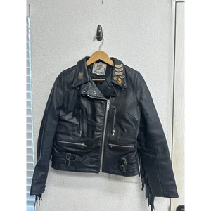 DRAG SPECIALTIES SCHWERE SCHWARZE LEDER FRANSEN MOTORRAD JACKE GRÖSSE 12 MIT ANSTECKNADELN - Bild 1 von 10