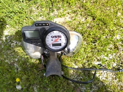 Contachilometri e Fari Triumph Speed   anno 2002   kw 88   955 cc - Immagine 1 di 4