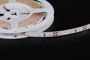 SMD3014 5m 30w 300 LED STRIP STRISCIA BIANCO FREDDO 5500k 6w/m C1B1 - Foto 1 di 1
