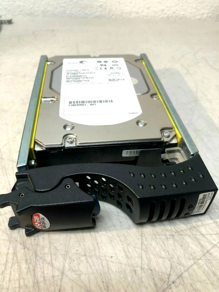 ST3450856FCV Seagate Cheetah 15K.6 450GB 15000RPM Fibre Channel 3.5 Internal HDD - Image 1 of 4