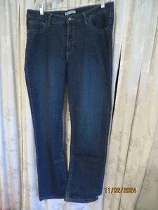 Women's Size 18M LEE CURVY FIT Dark Wash Straight Leg Stretch Jeans - Picture 1 of 7