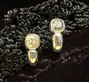 Ohrringe Silber Platte Huggie geschnitzt Pfosten Ohrstecker Starburst Semi Creolen zierliche Manschette - Bild 1 von 11