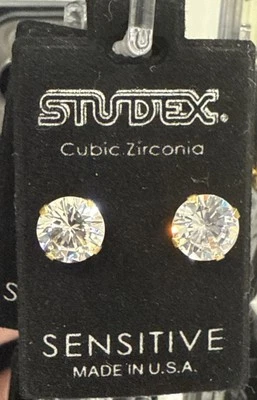 Zircônia cúbica folheada a ouro STUDEX sensível 8 mm  - Imagem 1 de 2