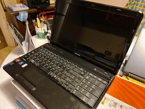 Toshiba Satellite L 650D-102 15.6"led ATHLON X2 P320, Ram 2+2 GB DDR3, 500 sata - Foto 1 di 5