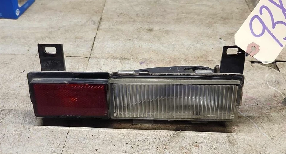 Corvette 84-87 pasajero derecho esquina/luz de estacionamiento esquina parachoques montado Foto 1 de 4