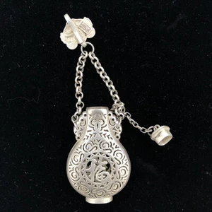 Chinese Old Tibet Silver Hollow Carved FU Snuff Bottle Netsuke Box - Picture 1 of 4