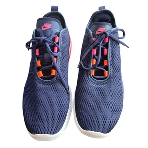 Nike Air Max Motion 2 Women’s Size 9 Running Shoes Navy Pink Blast - Picture 1 of 9