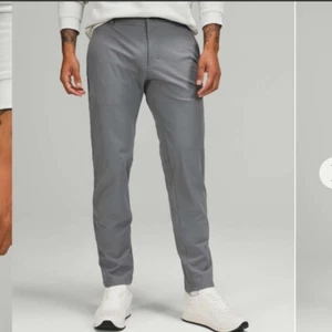 NUEVO Pantalón Lululemon Hombres Comisión Clásico Chino Elástico Gris Trabajo 40 x 30 XXL - Imagen 1 de 13
