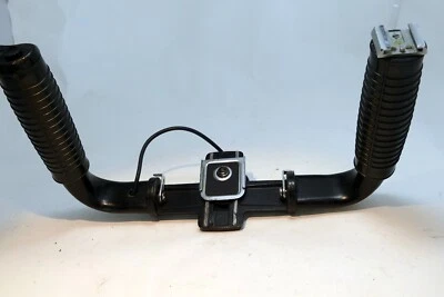 Hasselblad 46132 Double Dual Handgrip for 500 EL and EL/M Flash Bracket Shutter - Image 1 of 4