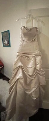 Casablanca Bridal Silk Wedding Gown, Size 0, Never Worn, Perfect Condition - Image 1 of 4