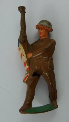 Figura de plomo vintage de soldado abanderado American Metal Co #882 Foto 1 de 4