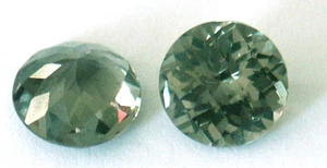 A pair of 5.5 mm Fancy Checkerboard Round brillant cut green Created Spinel - Picture 1 of 2