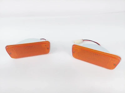 Bumper Lamps Indicators Fit For Toyota Pickup RN30 1979-83 4WD Square connector - Imagem 1 de 4