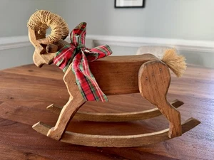 Cavallo a dondolo artigianale grande corno pecora ariete vintage legno 10” country primitivo - Foto 1 di 8