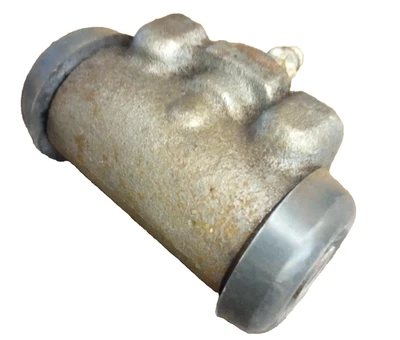 Передний левый цилиндр колеса - 1967-1969 Ford Mustang б/у - Изображение 1 из 2