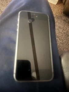 Apple IPhone SE A1662 For Parts Or Repair .. - Picture 1 of 5
