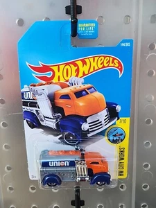 2015 Hot Wheels HW CITY WORKS Fast Gassin  - Picture 1 of 2