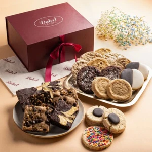 Dulcet Gift Baskets Best Seller Cookie and Party Brownie Box - Bild 1 von 7