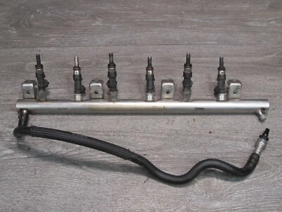 🥇2008 VW GOLF R32 MK5 VR6 3,2 L CBRA TUBO DE RIEL DE INYECCIÓN DE COMBUSTIBLE CON INYECTORES OEM Foto 1 de 4