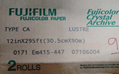 Nuevo papel fotográfico Fujicolor Fujifilm Crystal Archive 30,5 cm X90 m 4" X290' Lustre FUJI Foto 1 de 4