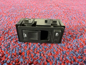 CHRYSLER 300C SRT8 6.1L 05-10 OEM FRONT RIGHT SIDE POWER WINDOW SWITCH BUTTON - Picture 1 of 2