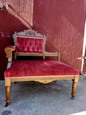 Silla de salón victoriana Eastlake con brazo para damas de un brazo alrededor de 1880 Foto 1 de 4