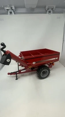 ERTL 1/16 BIG FARM Red J & M 875 Grain Cart 46215 - Image 1 of 4