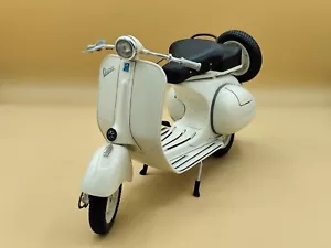 1/6 Vespa Piaggio 150 VL 1T Blanc 1963 New Ray - Imagen 1 de 3