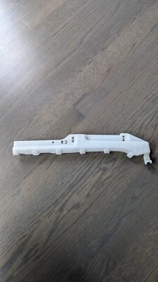 Trilho lateral espaçador 2012 2013 2014 2015 2016 2017 Toyota Prius V direito 6641347040 - Imagem 1 de 4