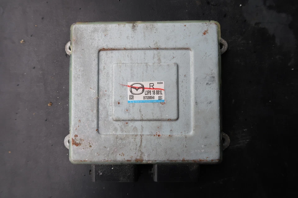 Компьютер двигателя 2006-2007 MAZDA 5 ECM (A71) l3p8 18 881l - Изображение 1 из 1