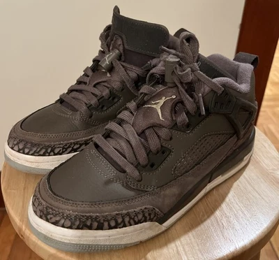 Tênis Nike Jordan Spizike Low GS Casual Juvenil Tamanho 4Y Meninos Cinza - Imagem 1 de 4