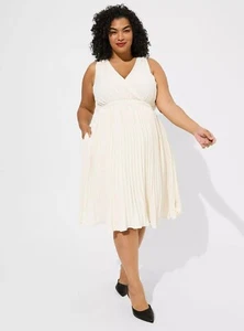 Torrid Marilyn Monroe Dress Tie Back Ivory NWT New 3X - Picture 1 of 9