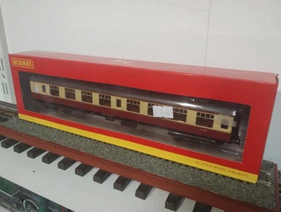 Hornby (OO) R4620 BR MK1 Second Open Coach 'M4360'. - Image 1 of 4