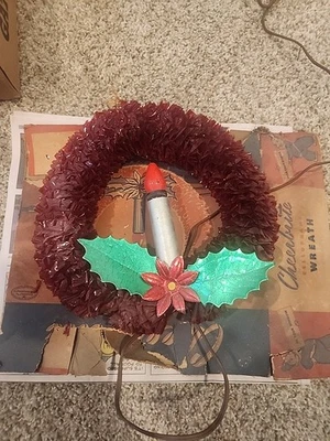 Corona de celofán iluminada para ventana o pared de Navidad alrededor de los años 50 Foto 1 de 2