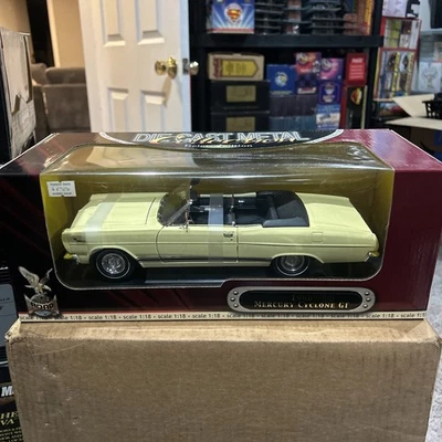 Road Signature - 1966 Yellow Mercury Cyclone GT - 1:18 Diecast - Image 1 of 4