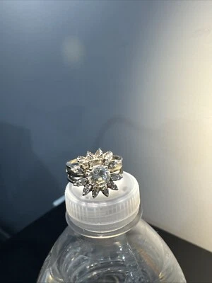 Diamantes reales de 14 quilates y oro blanco Foto 1 de 4