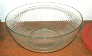 BOLSA NARANJA PORTÁTIL PYREX Y CUENCO DE 4,5 CUARTOS DE GALÓN CON TAPA - Imagen 1 de 5