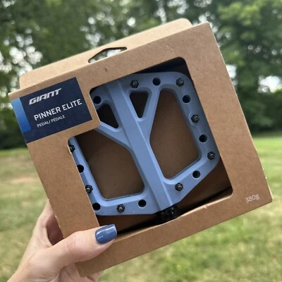 GIANT Pinner Elite Flat Pedals Blue New In Box - Image 1 of 4