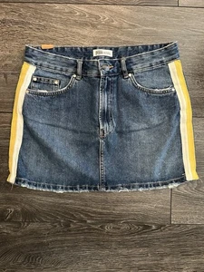 Ladies Zara Trafaluc Denim Skirt Size 8 Authentic Denim By Trf - Picture 1 of 6