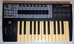 TASTIERA CONTROLLER MIDI NOVATION REMOTE 25 SL COMPACT -TASTI AFTER-TOUCH -8 PAD - Foto 1 di 4