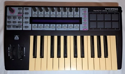 TASTIERA CONTROLLER MIDI NOVATION REMOTE 25 SL COMPACT -TASTI AFTER-TOUCH -8 PAD - Immagine 1 di 4