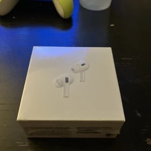 Apple AirPods Pro (2nd Generation) with MagSafe Wireless Charging Case (USB-C) - Zdjęcie 1 z 6